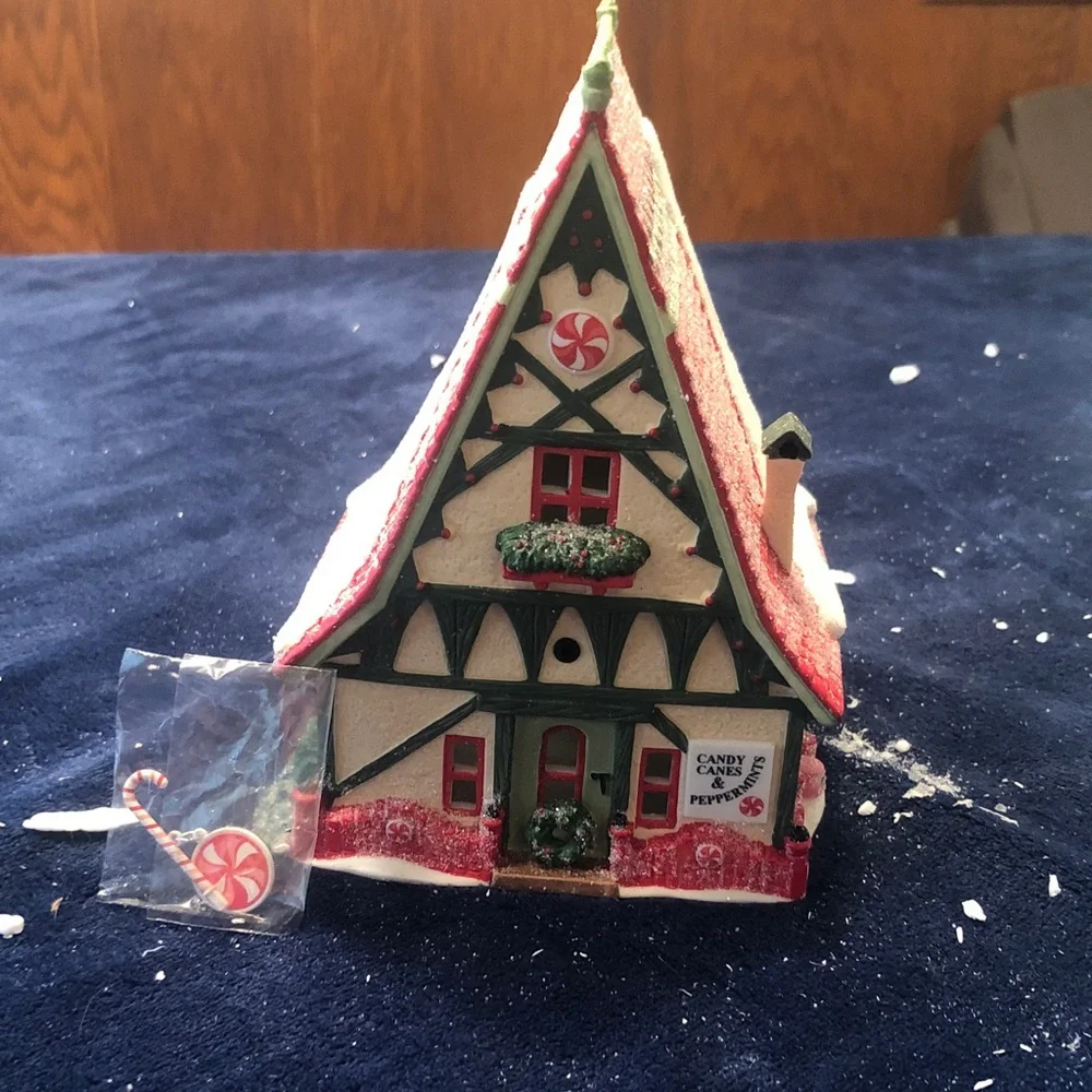 North Pole Series Start a Tradition Set/Gift Wrap&Ribbons/Candy Cane&Peppermint - Picture 16 of 17